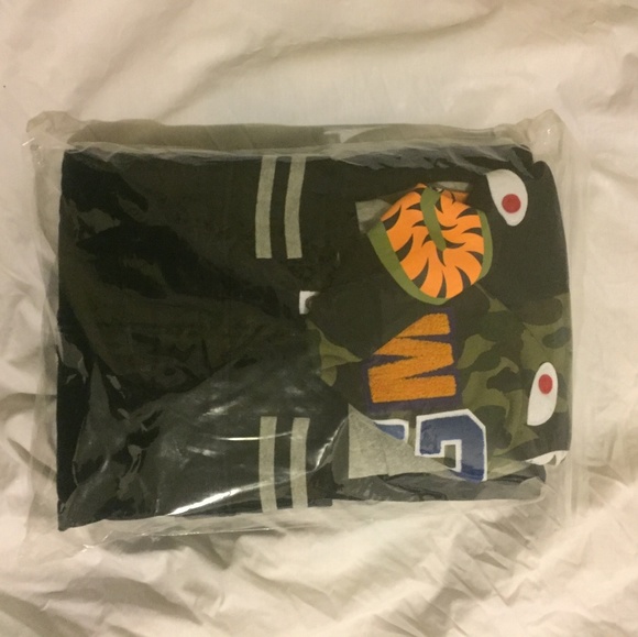 Black Med Bape varsity shark hoodie - Picture 4 of 8
